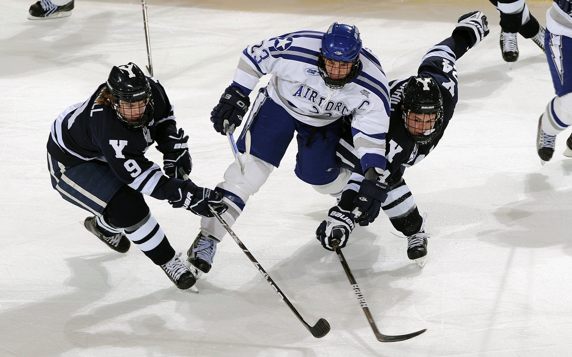 星空app官网下载-中超球队年度平均压迫区域可视热图，2021中超各队平均年龄